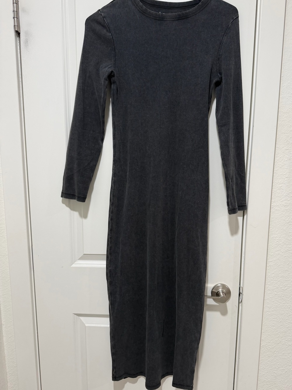 SO Long Sleeve Midi Dress in Charcoal Black